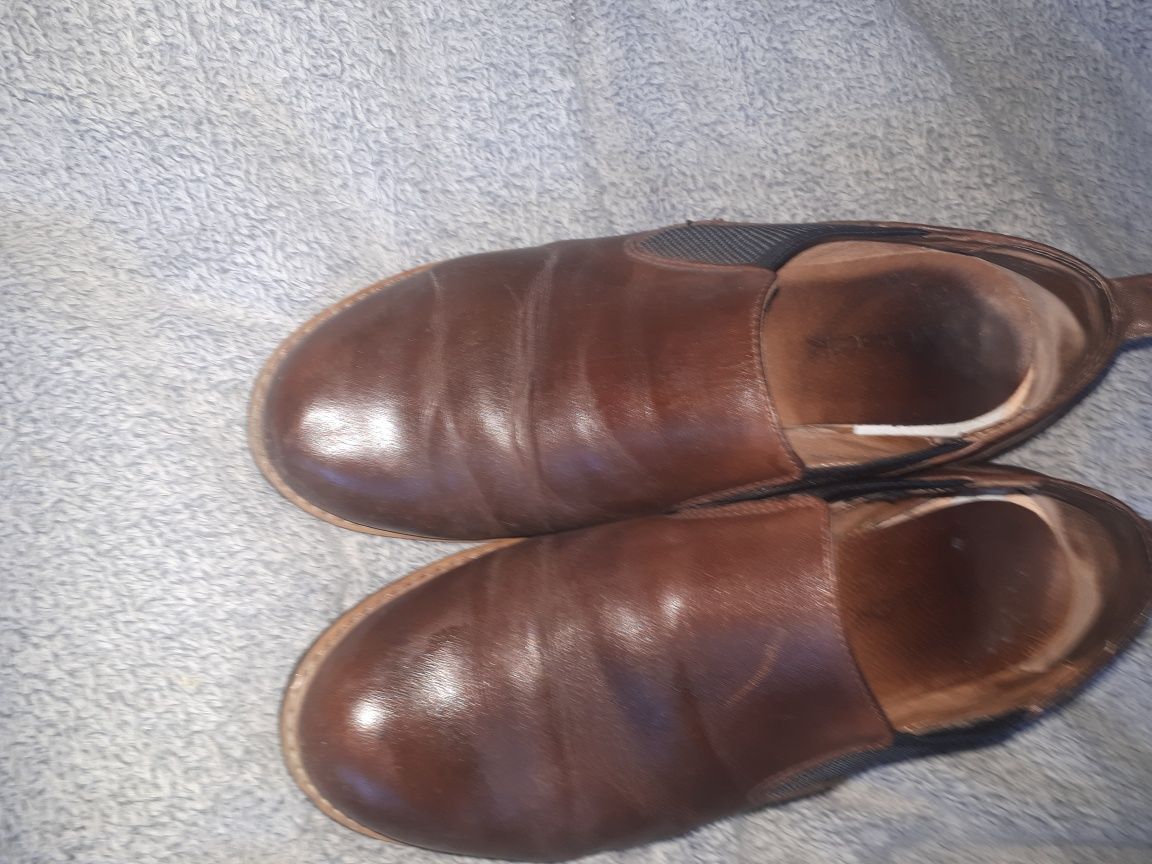 Witam mam do sprzedania buty damskie rozmiar 38 skórzane