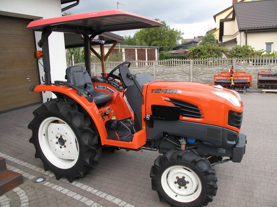 Mini Traktorek Kubota T245 4X4 25KM Wspomaganie Rewers Mały Ogrodniczy