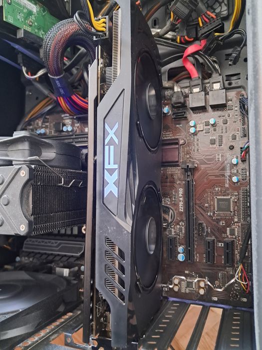 Видеокарта б\у XFX RED DEVIL RX480 8GB холодные отличное состояние