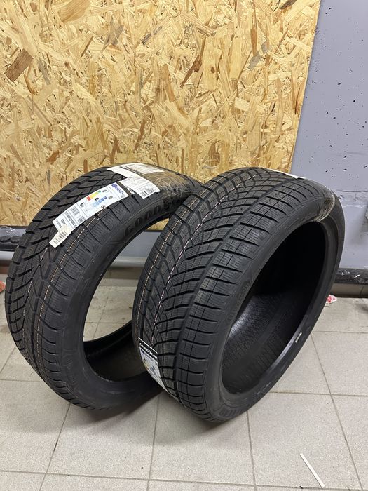 шини нові GoodYear UltraGrip perfomance + 275/40 R22