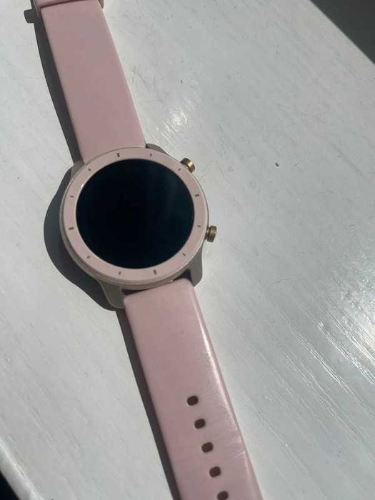 Różowy zegarek smartwatch Amazfit GTR 42mm