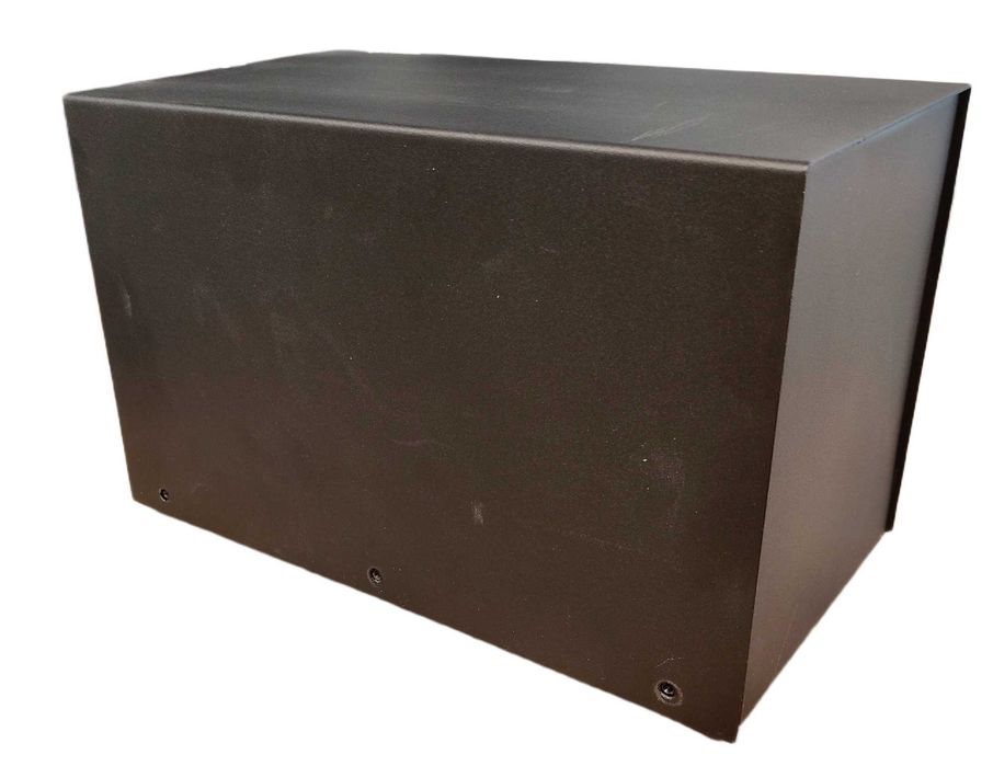 Uniwersalna metalowa obudowa – SOLIDNA KONSTRUKCJA Z blachy 1.5 mm