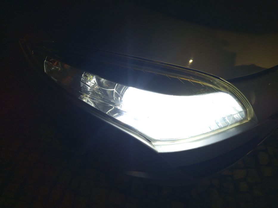 Faróis Renault Megane 3