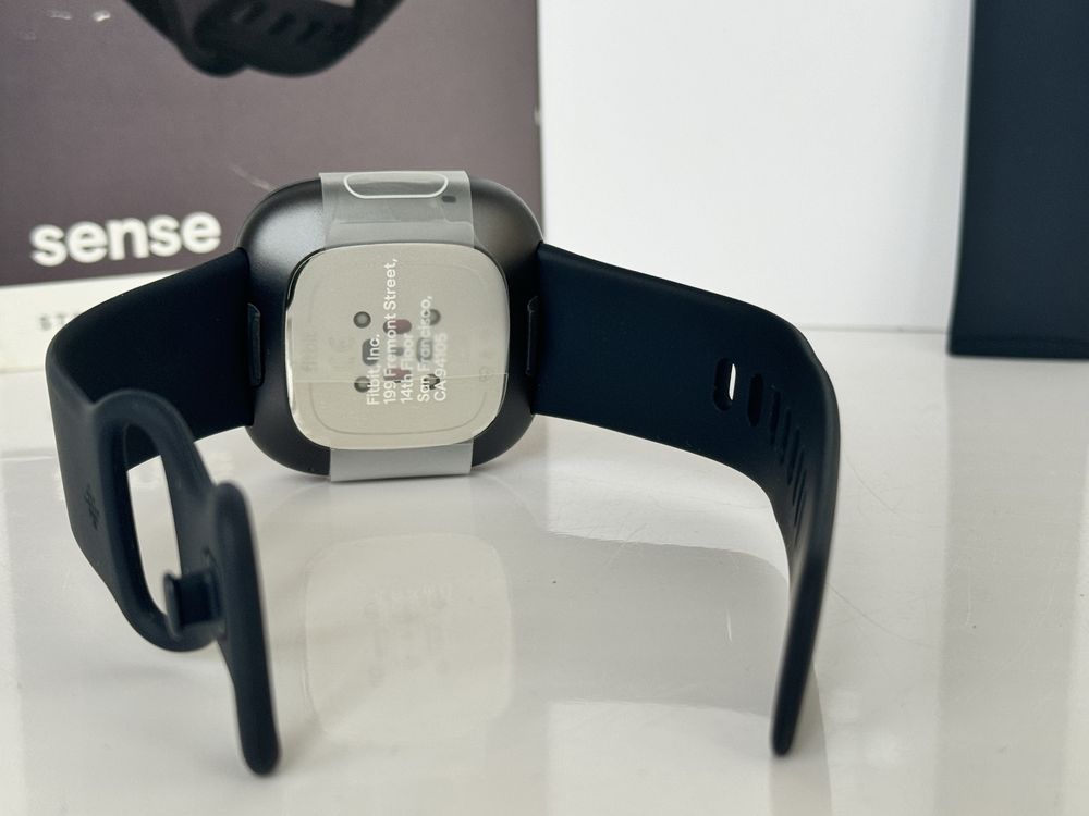 Смарт годинник Fitbit Sense Carbon/Graphite Stainless Steel FB512BKBK