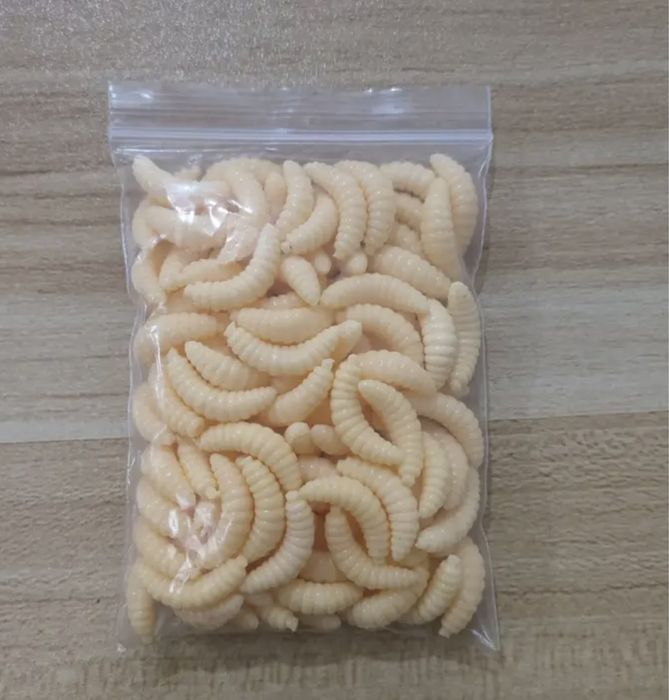 Силіконовий опариш 50шт 2 см беж для риболовлі рыбалка приманка воблер