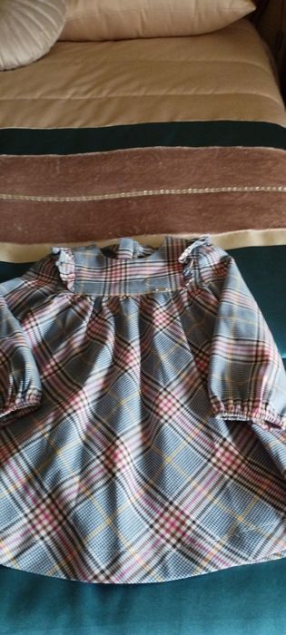 Vestido novo Mayoral. Com lindo feitio e xadrez