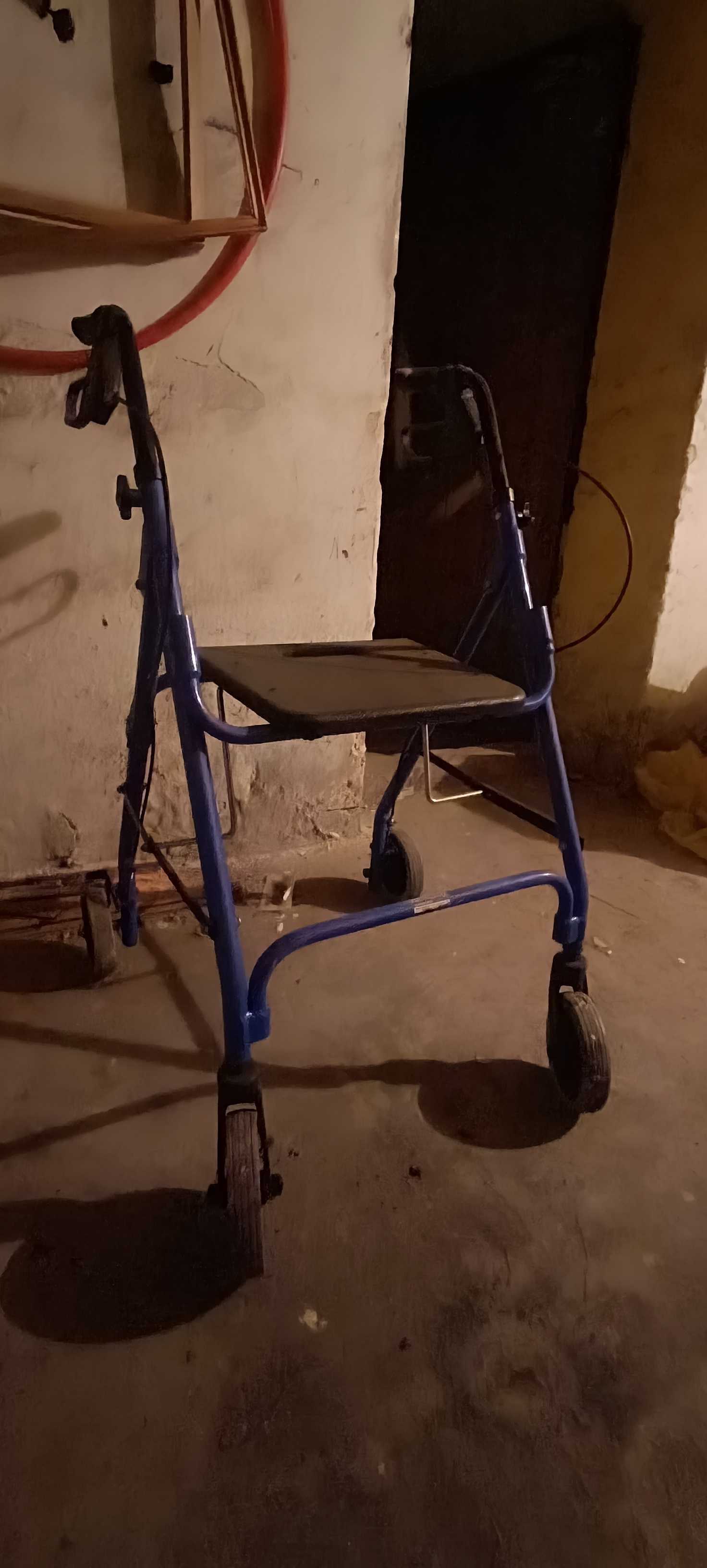 Chodzik dla starszych osob