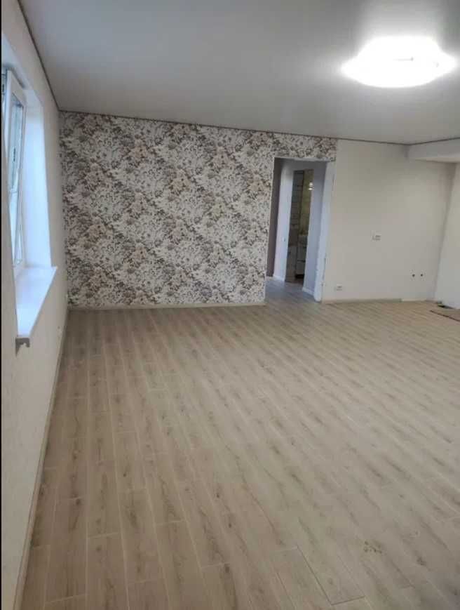 с.Гатне, продаж дуплексу 110 кв.м. , 3 сот ділянка,з ремонтом!