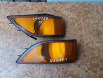 Mitsubishi Lancer IV Kierunkowskazy migacze lewy + prawy