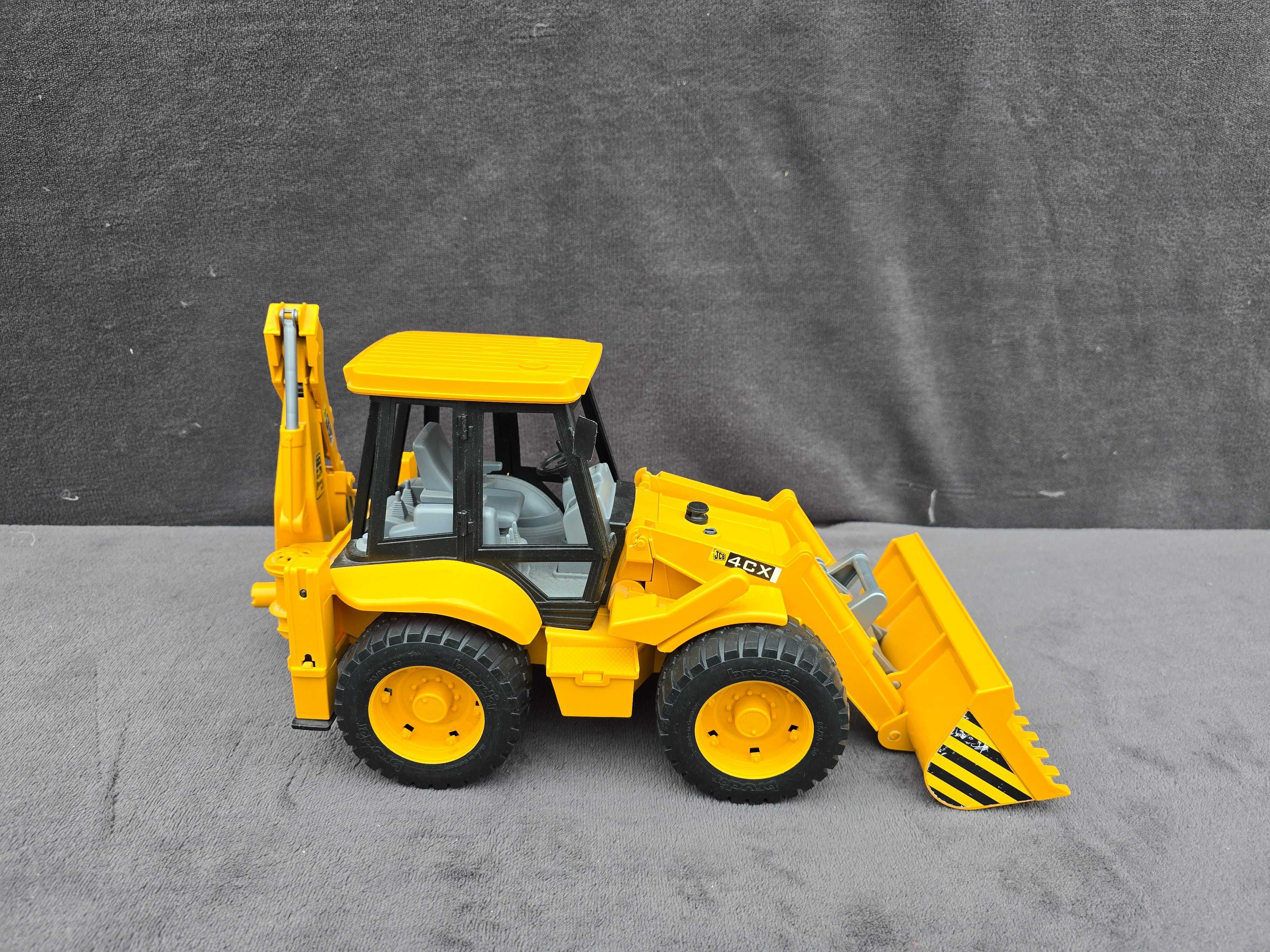 Bruder Koparko-ładowarka JCB 4CX