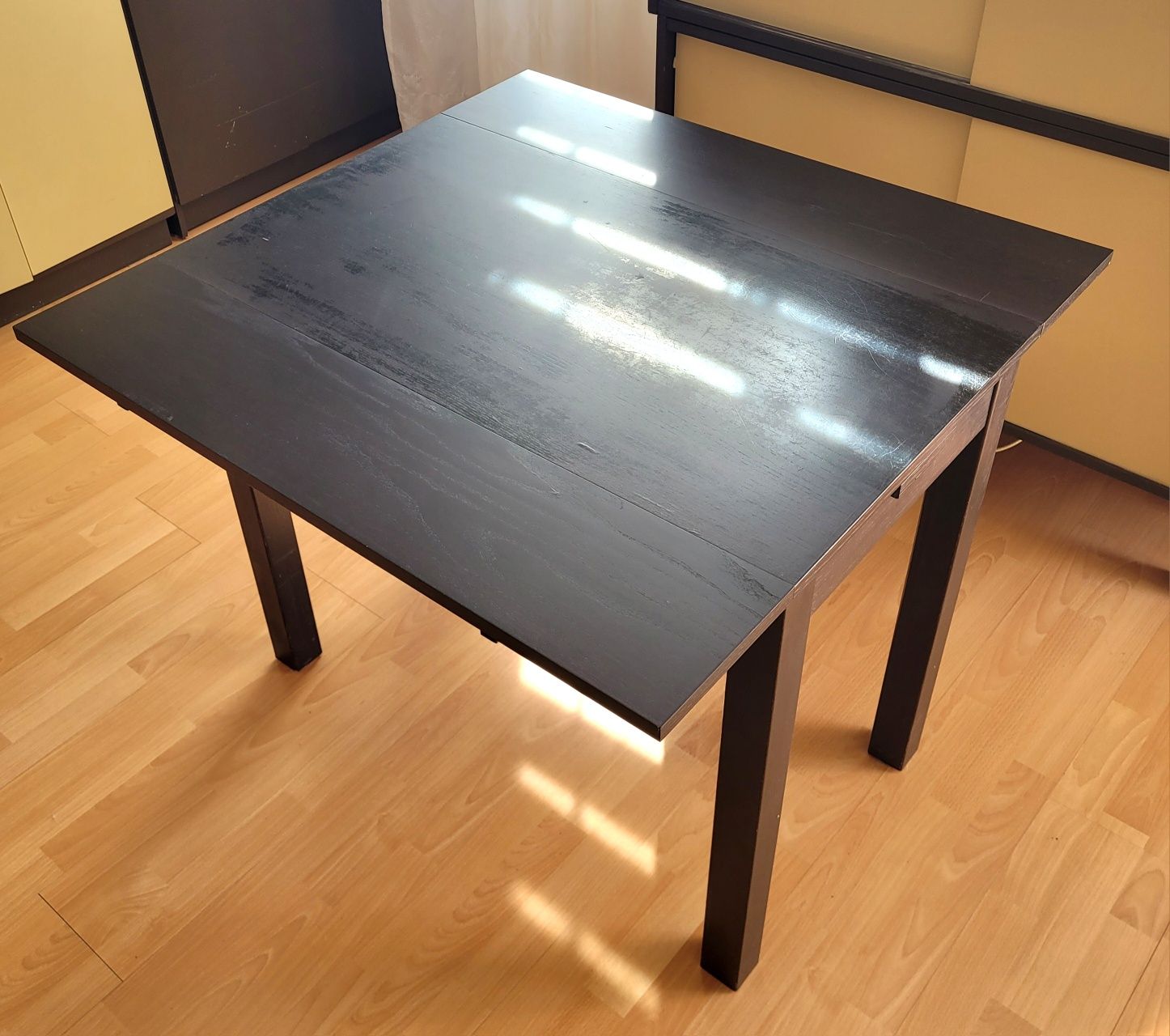 Stół Ikea Bjursta rozkładany wenge czarny drewno drewniany