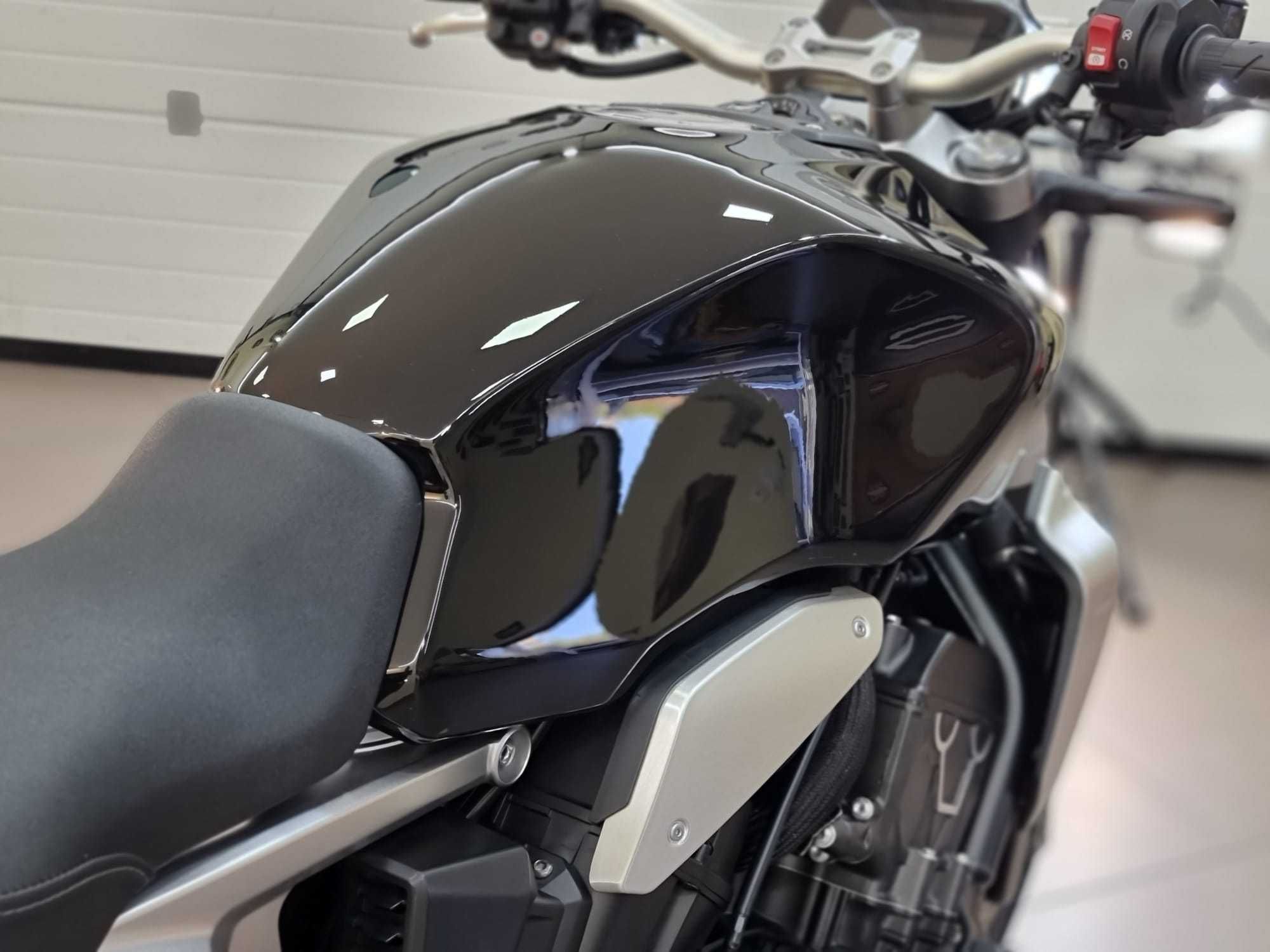 Honda CB1000R SC80