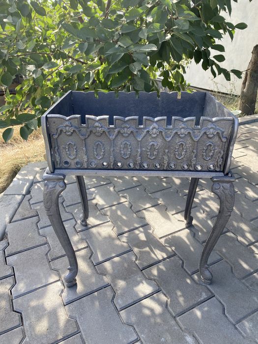 Мангал чугунный новий