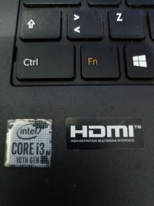 Vendo portátil Lenovo com problemas no teclado i3 10 geração