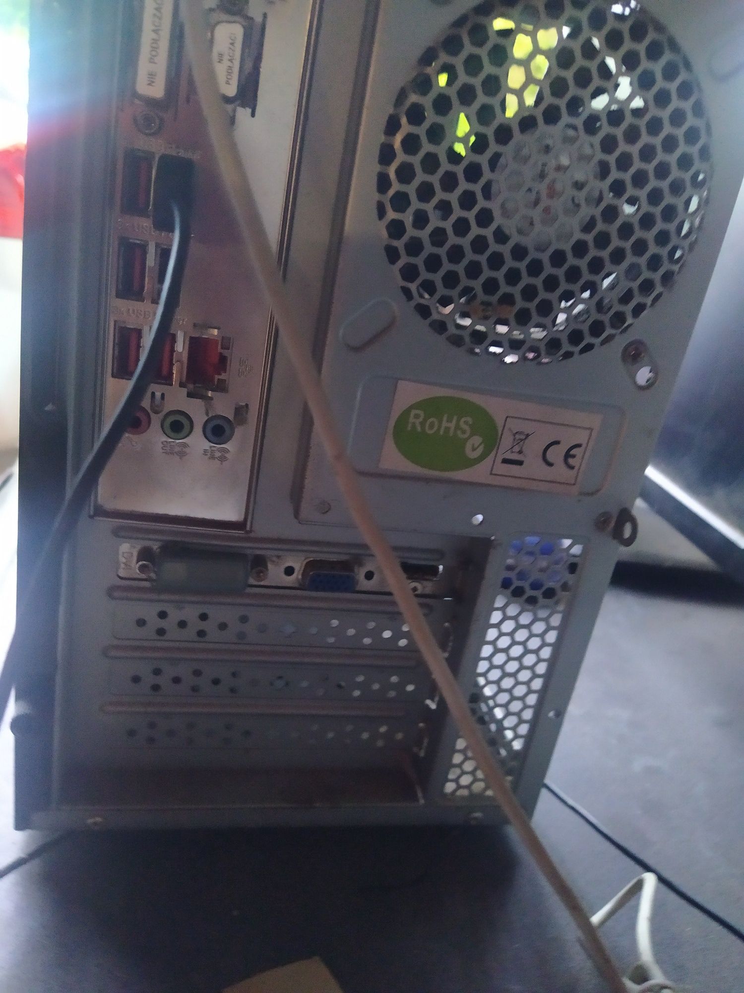 Komputer i3 6gb ram grafika 1gb Linux mint