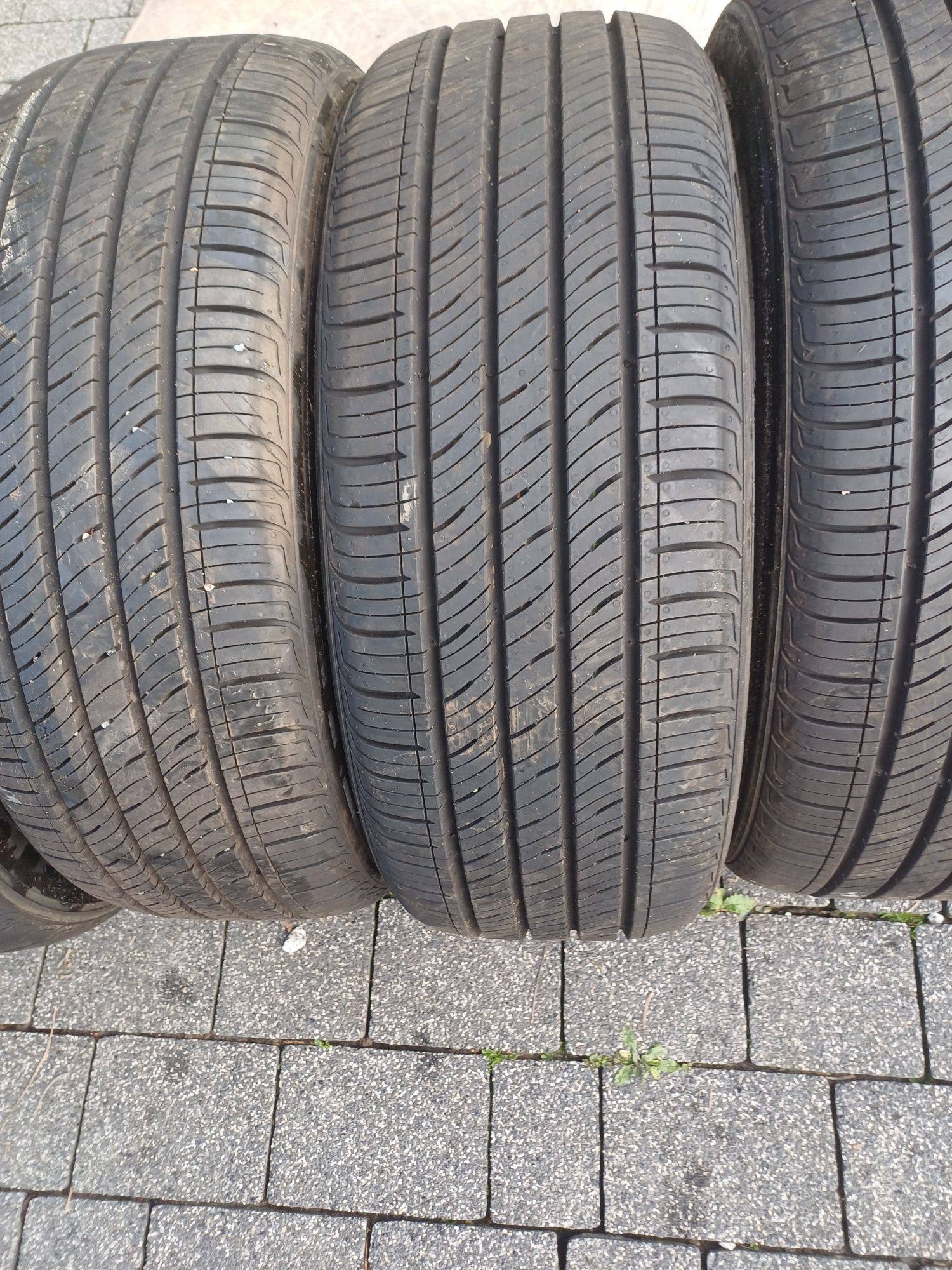 Komplet opon letnich 215/50/18