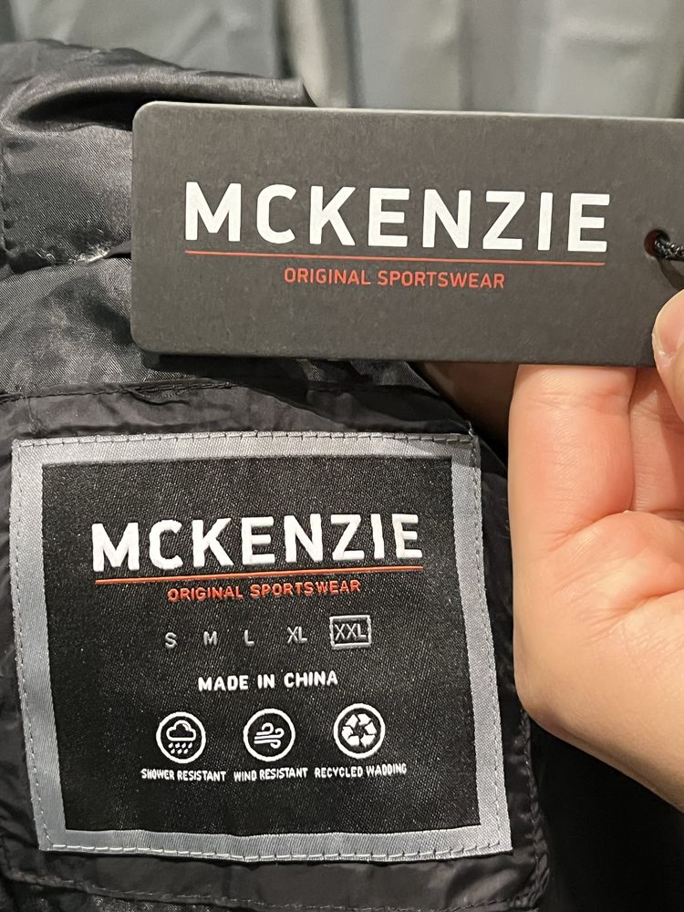 McKenzie kurtka zimowa ocieplana z kapturem z kieszeniami nowa