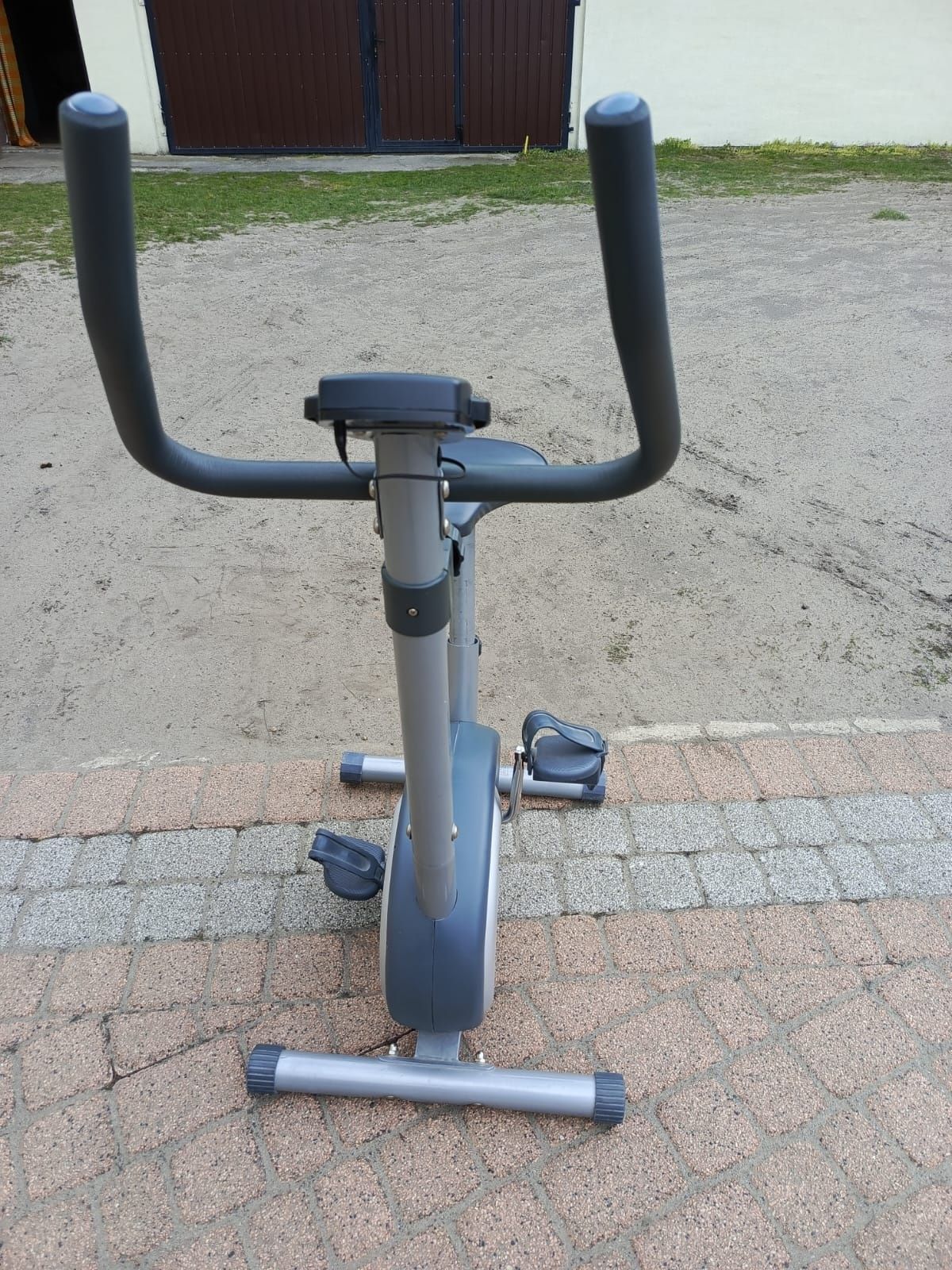 Rower stacjonarny do ćwiczeń