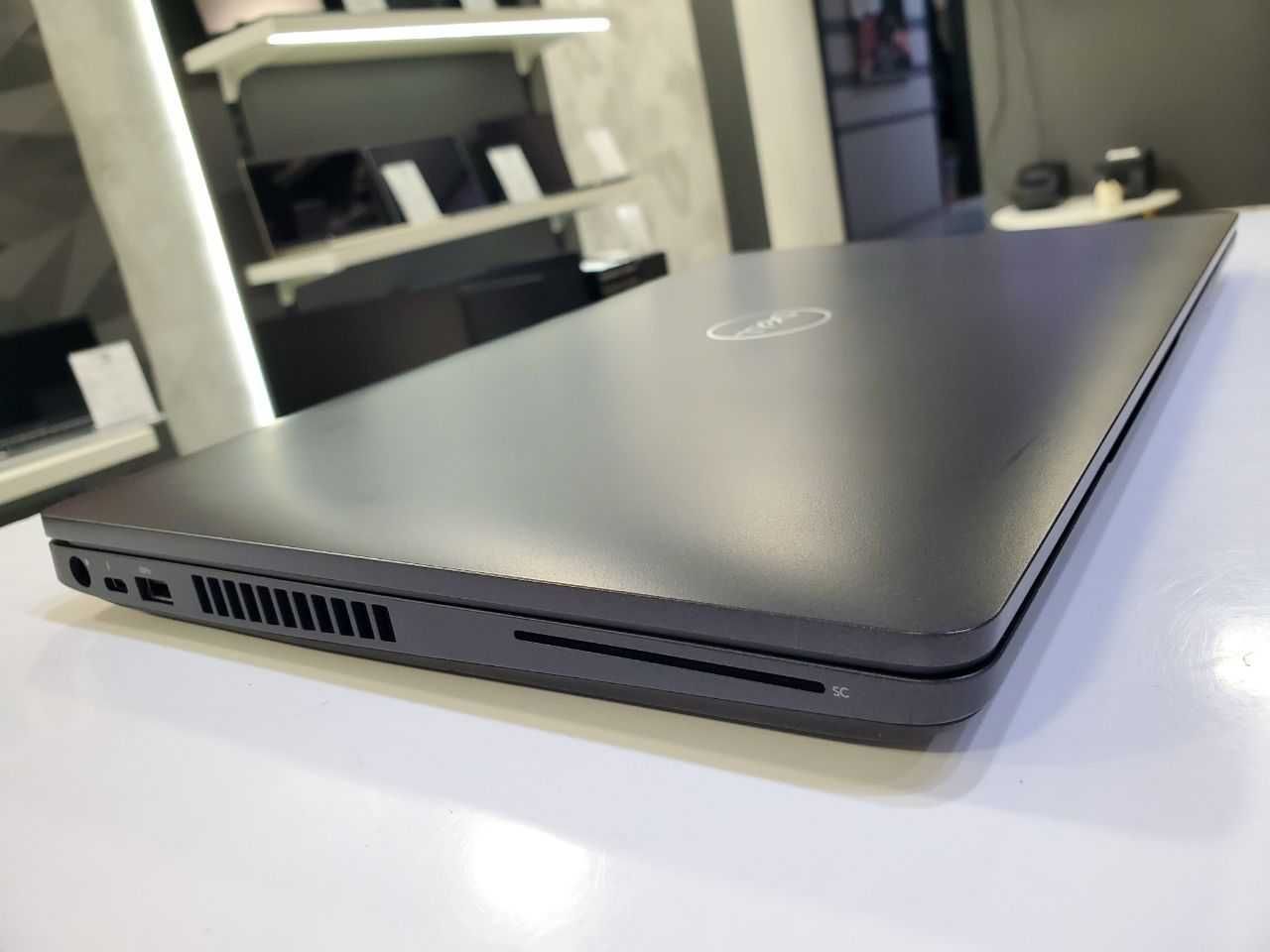 Ноутбук Dell Precision 3541 Intel Core i7-9850H/P620 4Gb/16Gb/512Gb