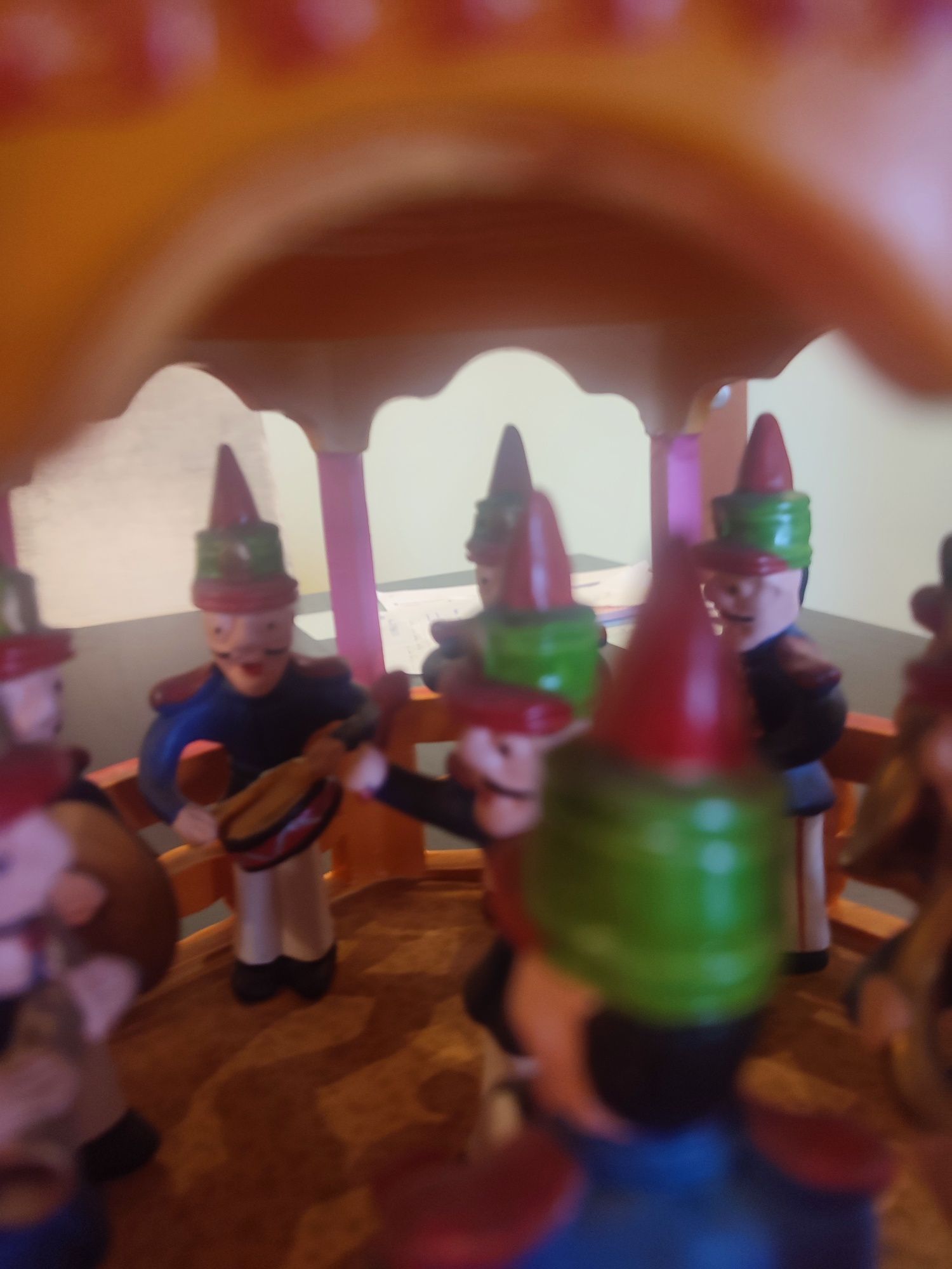 Vendo coreto  muito bonito com figuras Negociável