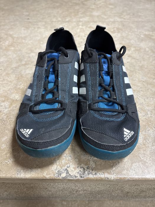 Buty Adidas Daroga Two 13 G64447 rozm. 42 czarno-niebieskie