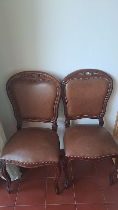 Mesa com 6 cadeiras por 100€