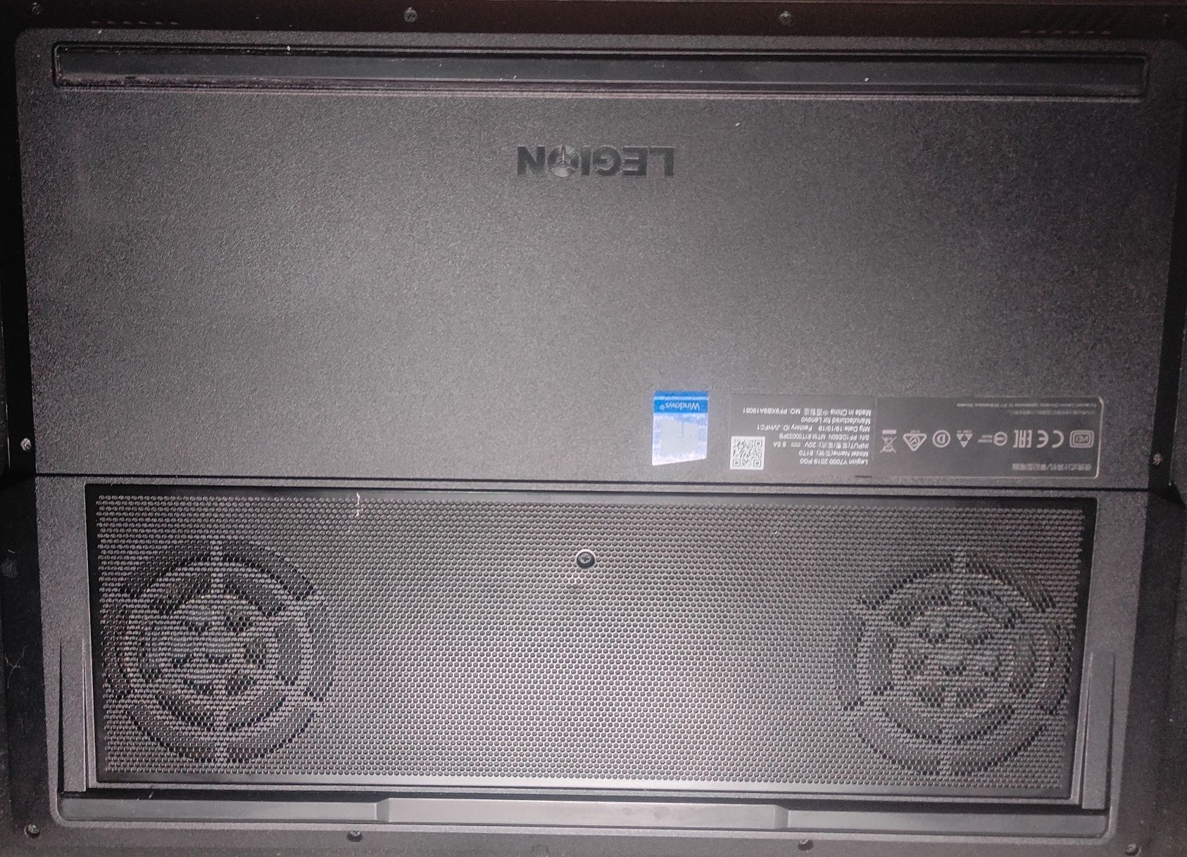 Laptop lenovo legion y7000