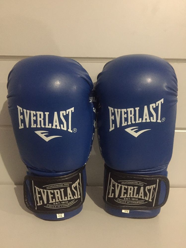 Боксерские перчатки Бинты Everlast тренировочные новые 8:10:12 унц