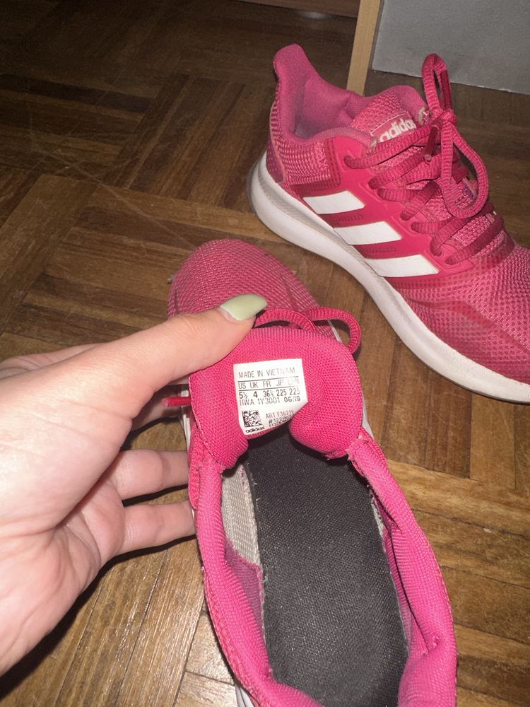 Sapatilhas Adidas, cor de rosa