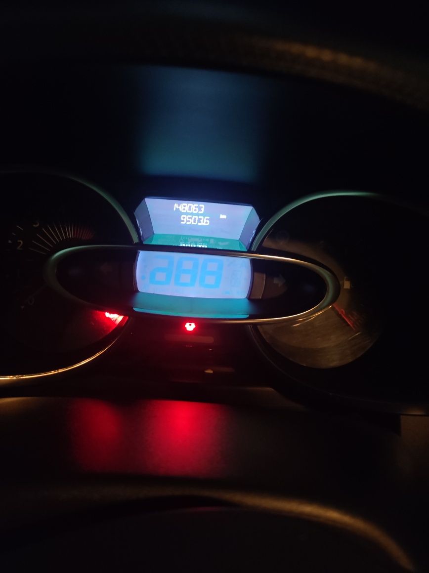 Renault Clio Van