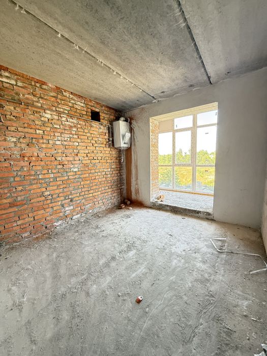 Продаж 2-кімнатної квартири в новобудові + кладова 4 м2