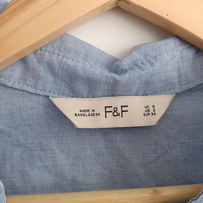 Damska koszula, bez rękawów, dekolt zapinany na guziki, rozmiar 34/XS