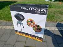 Grill węglowy z pokrywą.