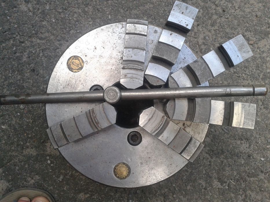 Токарні патрони — інструменти для токарів