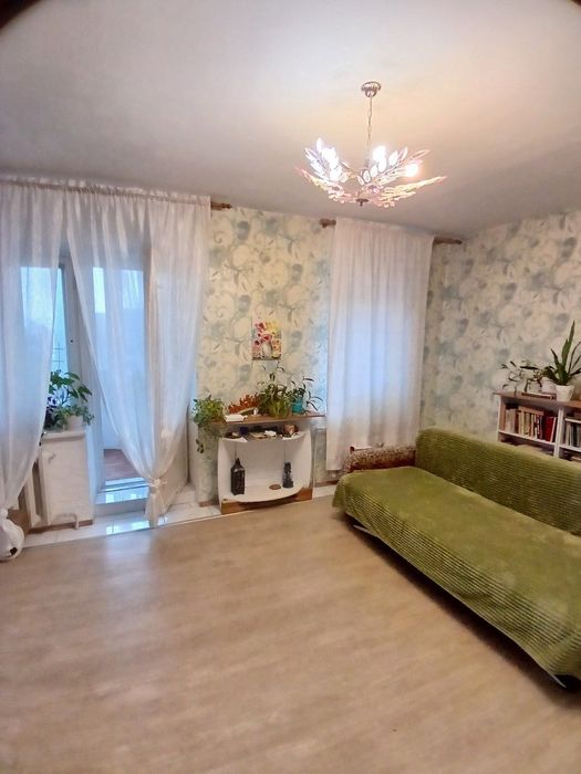 Продається 2-х, кімнатна квартира, вул. Грушевського 17в