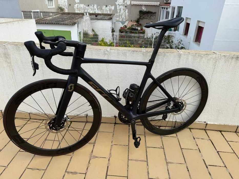 Vendo Scott Addict RC Ultimate de 2021, tamanho 56