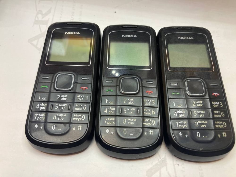 Кнопочні телефони Nokia 1202-2,1034