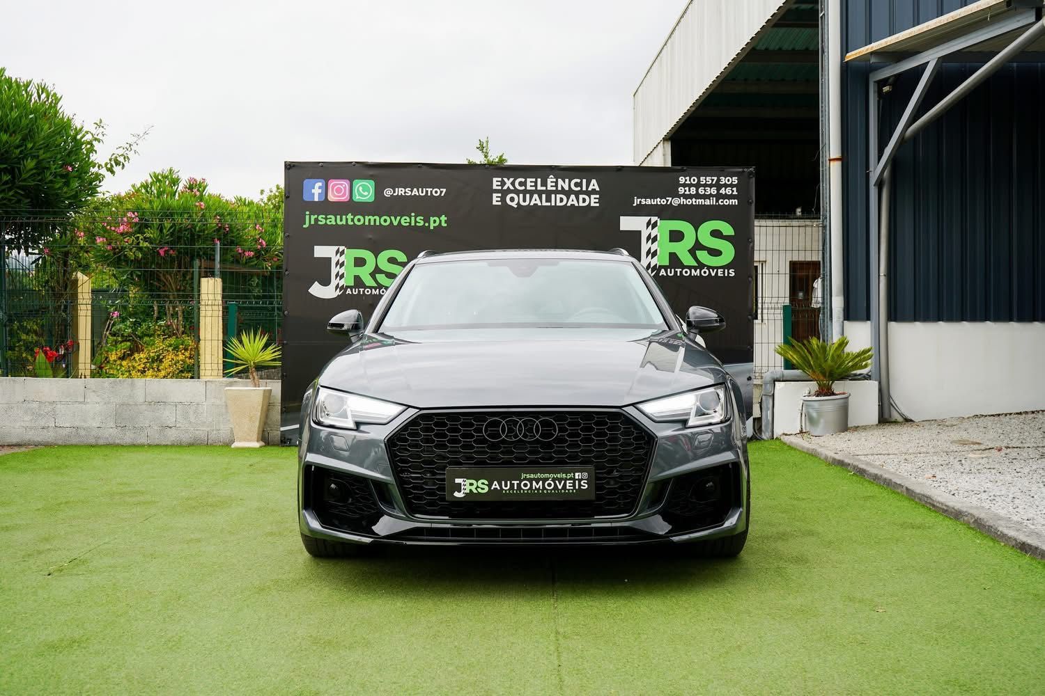 Audi A4 Avant S Tronic look rs4