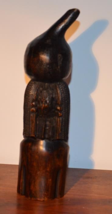 Estatueta - Busto Mulher Africana com Cabaça à Cabeça – Origem: Angola