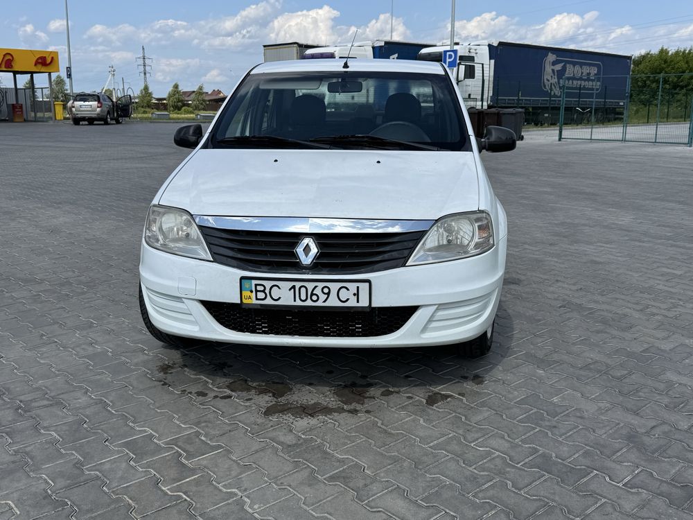 Renault logan 2010р
