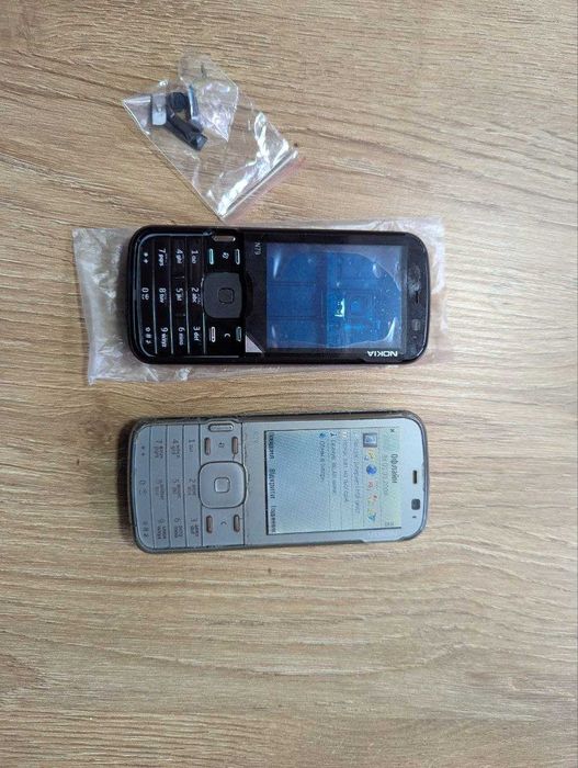 Nokia N82 Nokia N79 та корпуси до них