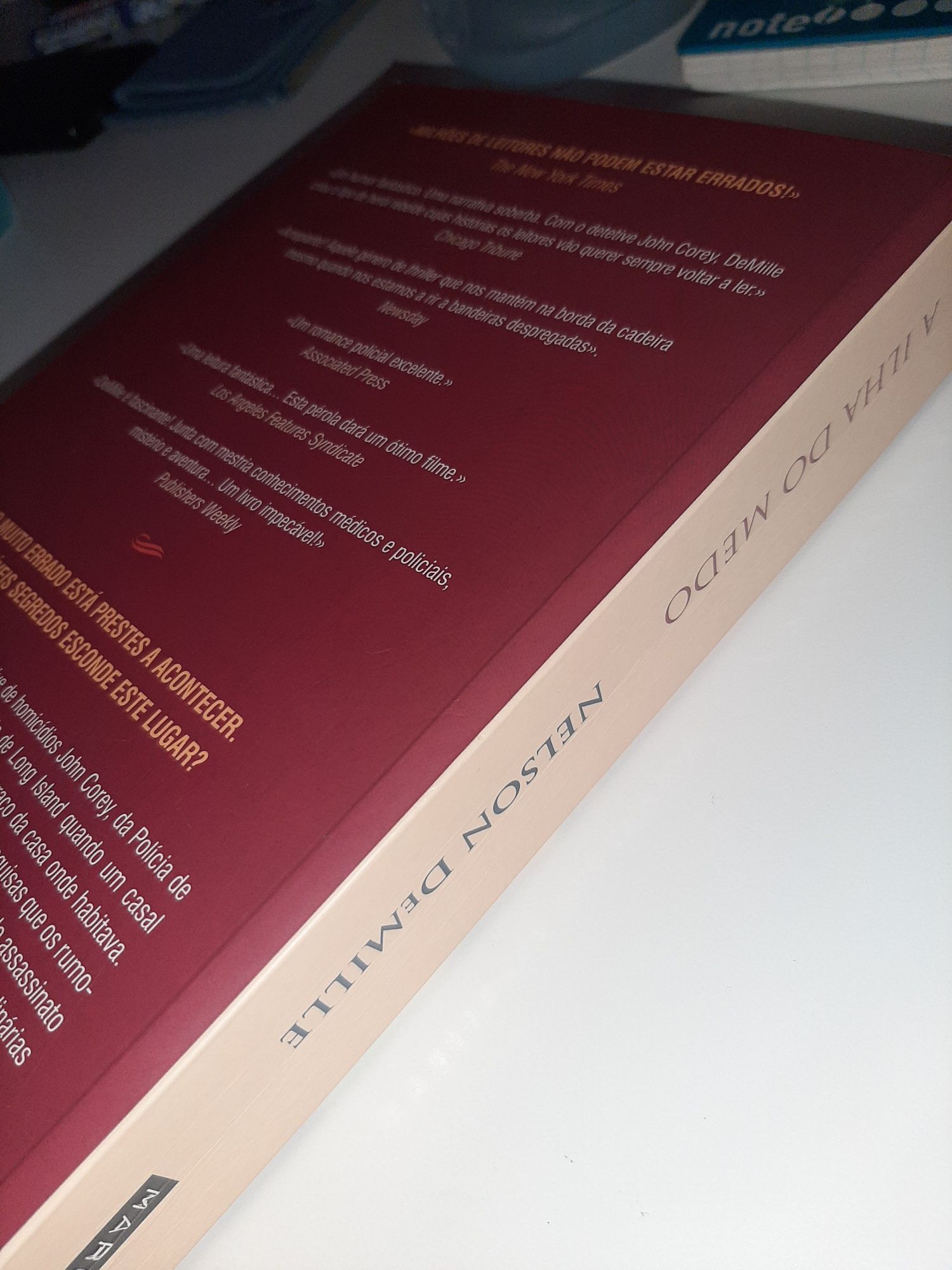 LIVRO "A ilha do medo" de Nelson DeMille