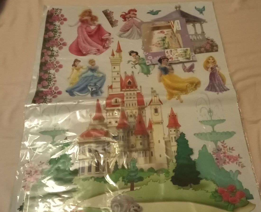 Vendo vinil de parede princesas