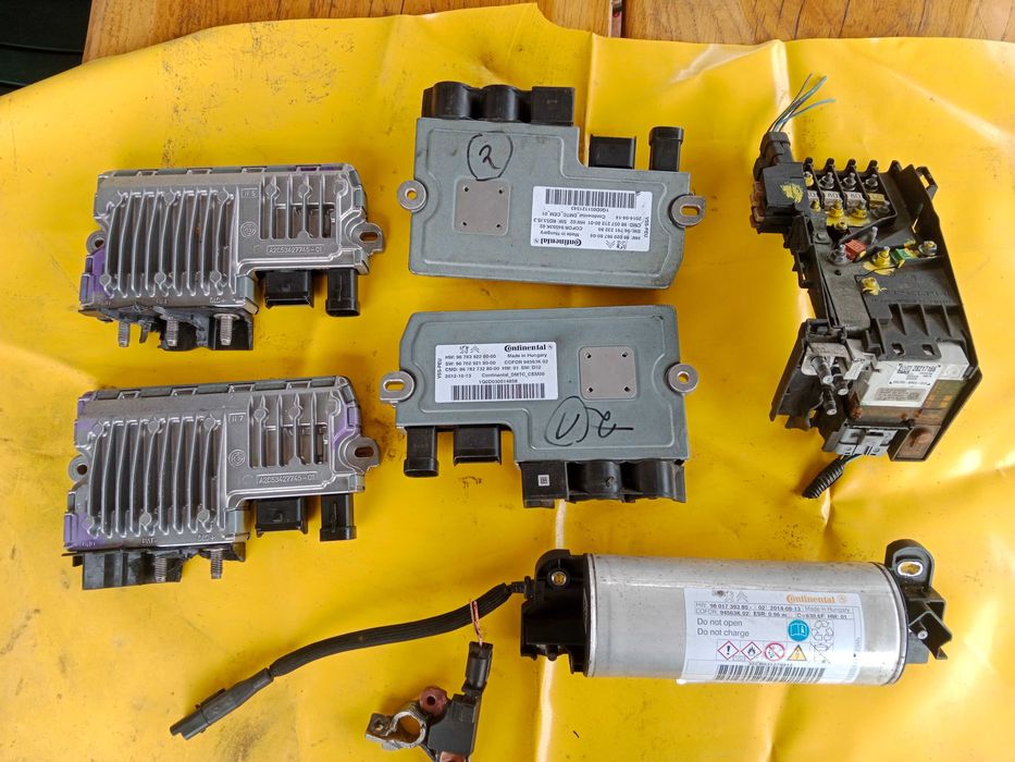 Kondensator, moduł, klema , bezpieczniki, strat stop Peugot Citroen