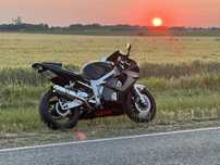 Yamaha yzf r6 спортбайк