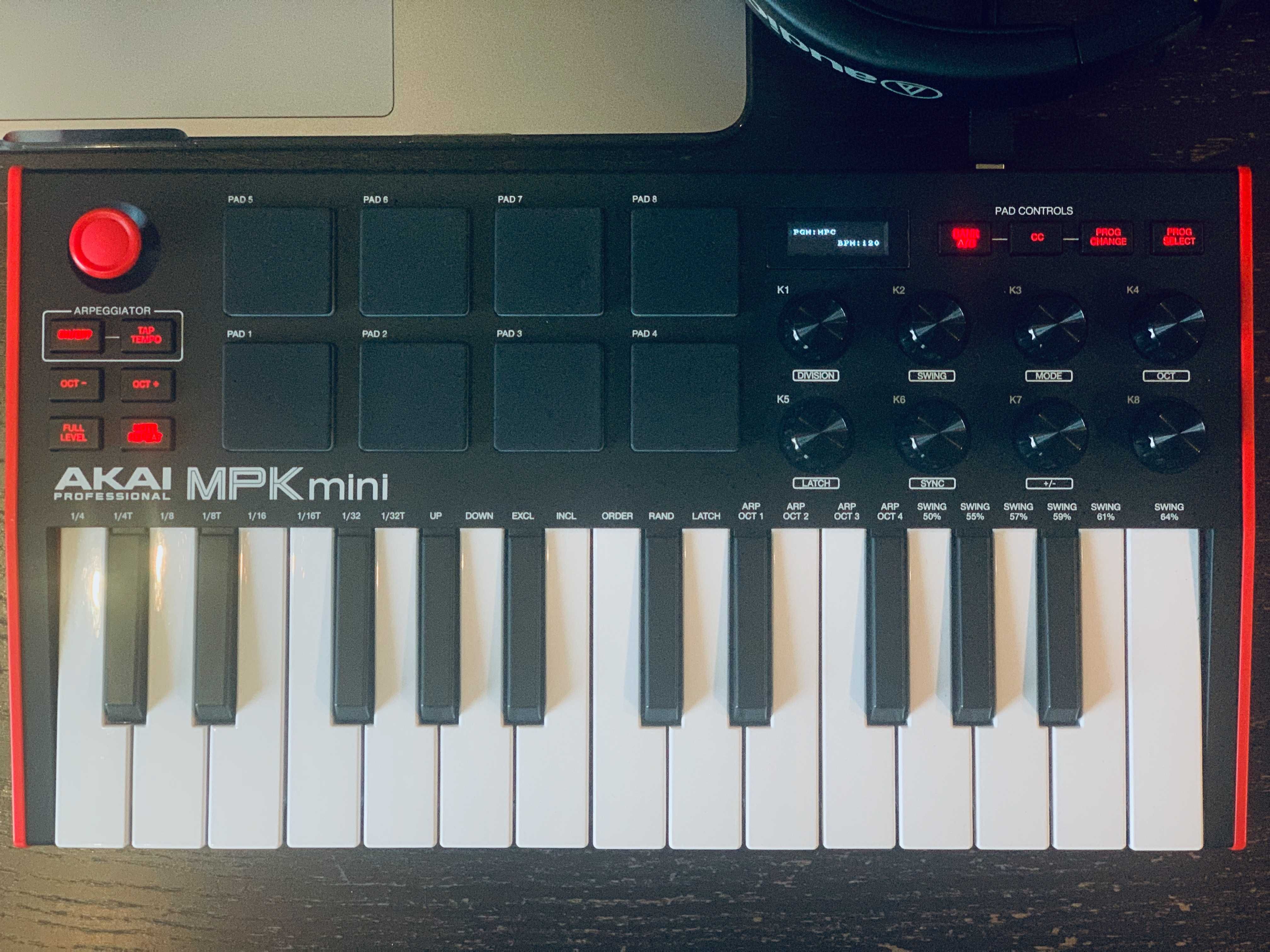 MIDI-клавіатура AKAI MPK mini MK3