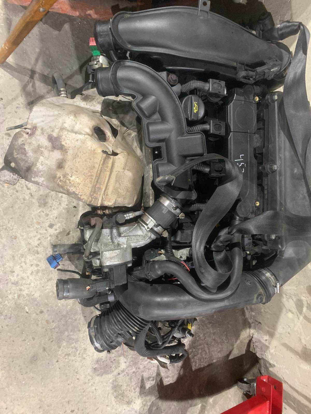 мотор двигун Peugeot Citroen 1.6 THP (5F02) EP6 BMW mini на запчастини