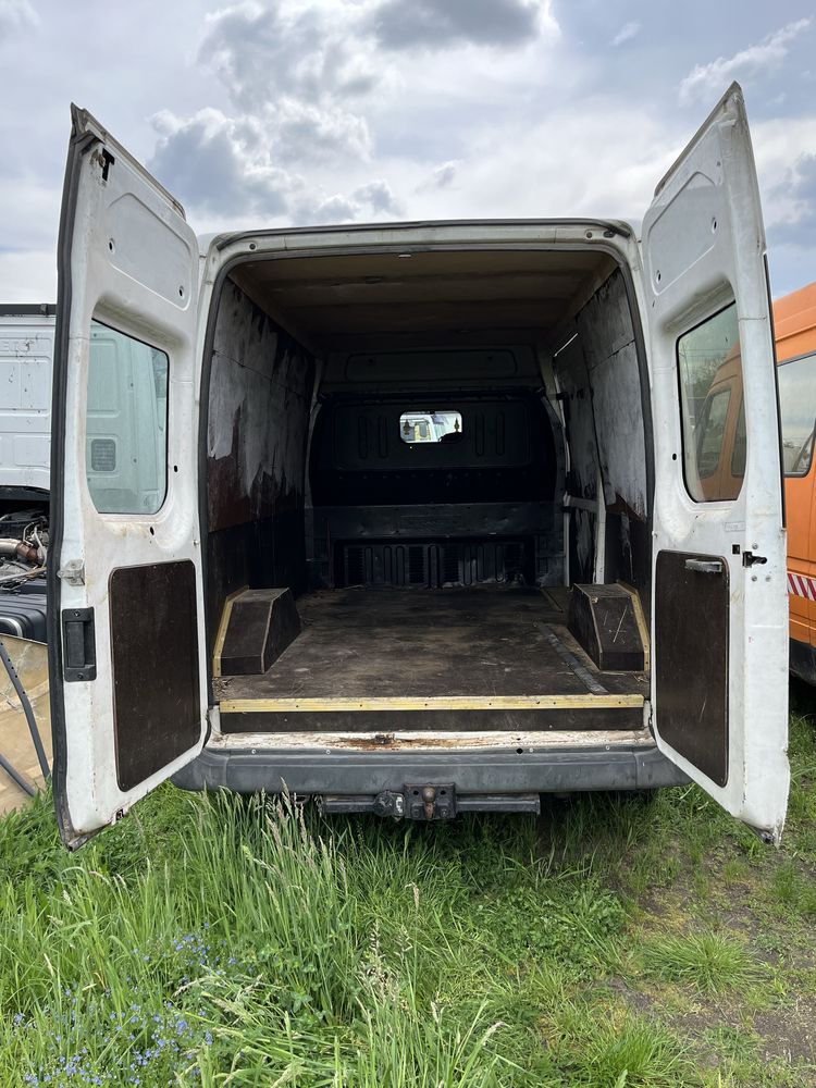 Sprzedam Ford TRANSIT 2,4 diesel