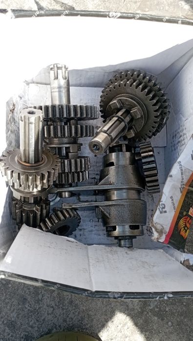 Альфа 72  продаєтся відам всі запчастини на фото з альфою
