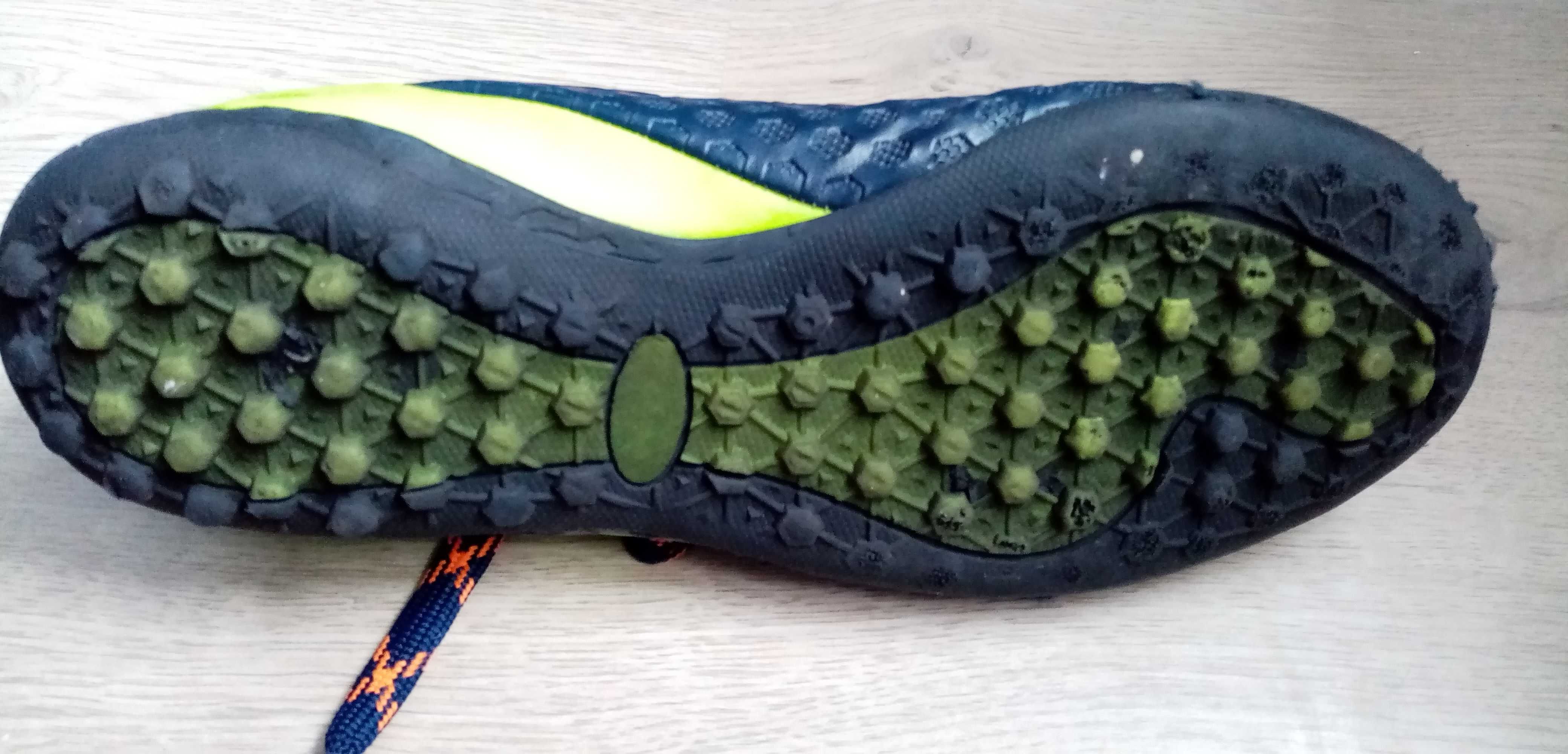 Buty chłopięce turfy
